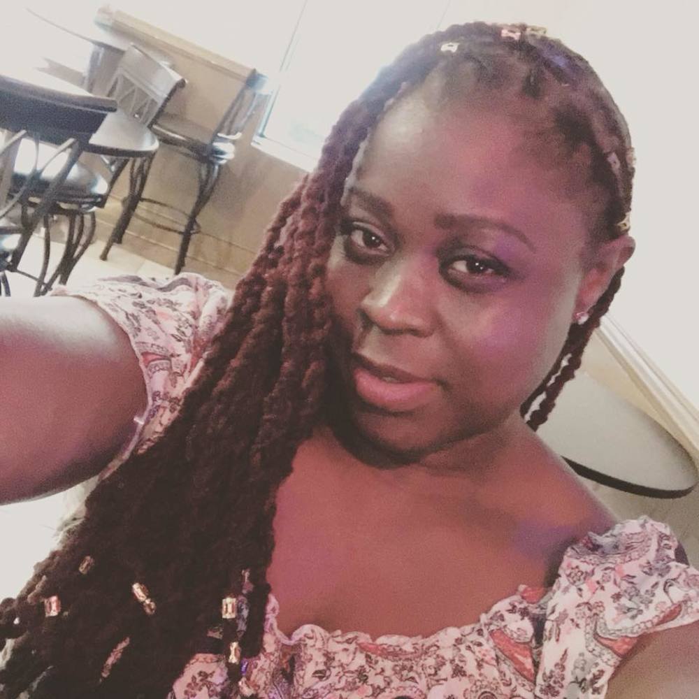 Meet your Posher, Lola